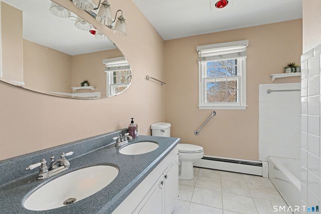 9 Sparrow Bush Lane, Guilford, CT 06437