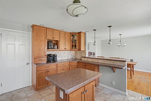 9 Sparrow Bush Lane, Guilford, CT 06437