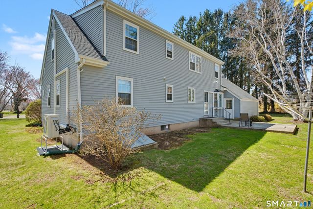9 Sparrow Bush Lane, Guilford, CT 06437