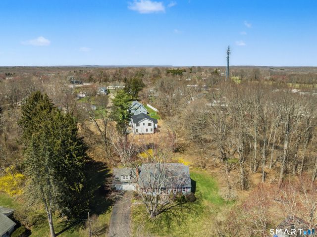 9 Sparrow Bush Lane, Guilford, CT 06437