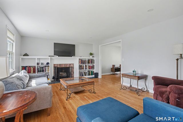 9 Sparrow Bush Lane, Guilford, CT 06437