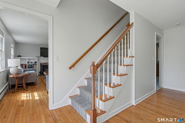 9 Sparrow Bush Lane, Guilford, CT 06437