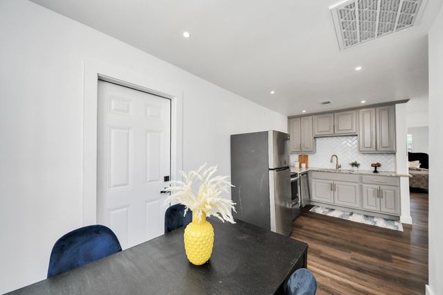 4215 Eli Street, Houston, TX 77007