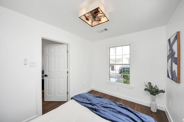 4215 Eli Street, Houston, TX 77007