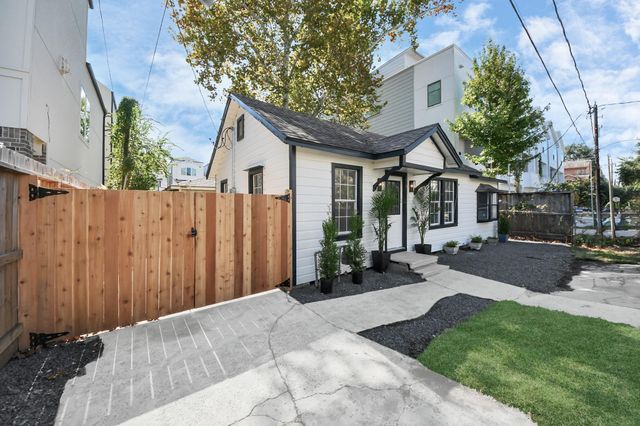 4215 Eli Street, Houston, TX 77007