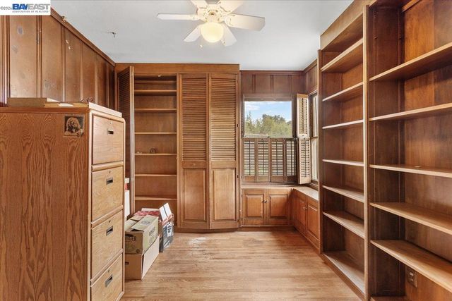 18028 Almond Rd, Castro Valley, CA 94546