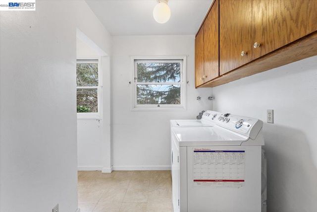 18028 Almond Rd, Castro Valley, CA 94546