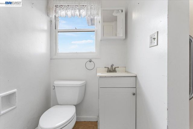 18028 Almond Rd, Castro Valley, CA 94546