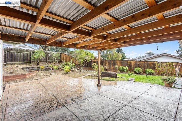 18028 Almond Rd, Castro Valley, CA 94546