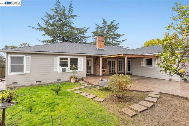18028 Almond Rd, Castro Valley, CA 94546