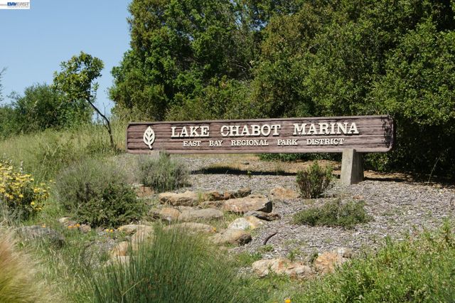 18028 Almond Rd, Castro Valley, CA 94546