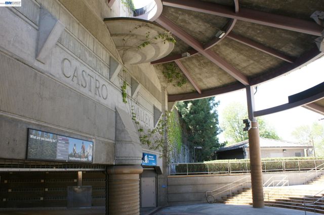 18028 Almond Rd, Castro Valley, CA 94546