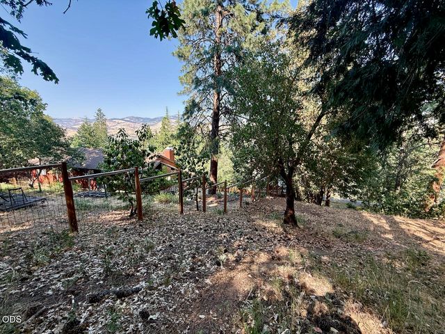 Weller Lane, Ashland, OR 97520