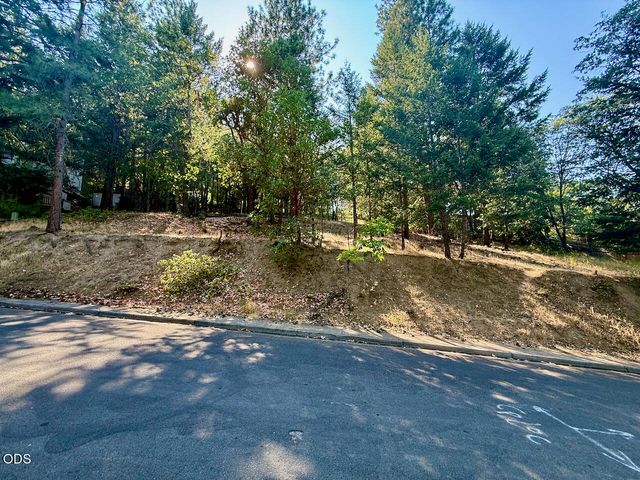 Weller Lane, Ashland, OR 97520