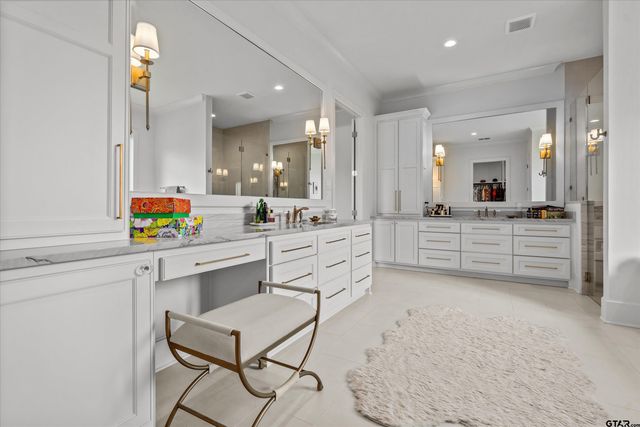 2523 Oak Alley, Tyler, TX 75703