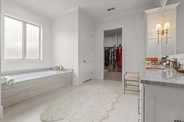 2523 Oak Alley, Tyler, TX 75703