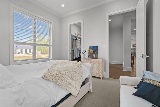 2523 Oak Alley, Tyler, TX 75703