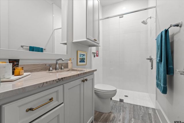 2523 Oak Alley, Tyler, TX 75703