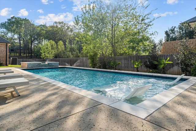 2523 Oak Alley, Tyler, TX 75703