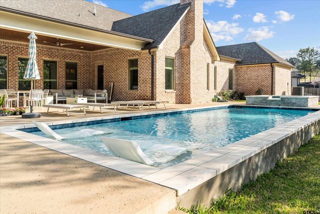 2523 Oak Alley, Tyler, TX 75703