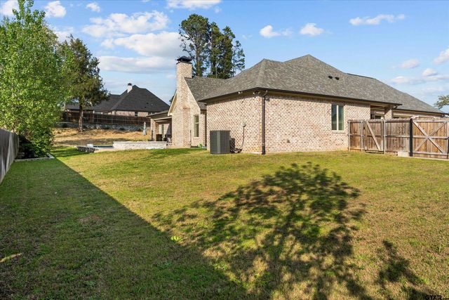 2523 Oak Alley, Tyler, TX 75703