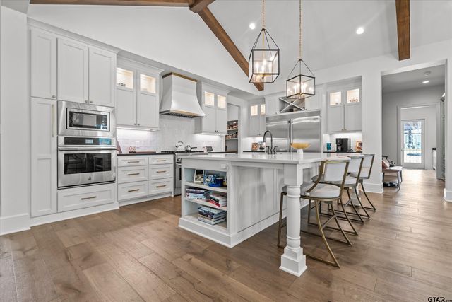 2523 Oak Alley, Tyler, TX 75703