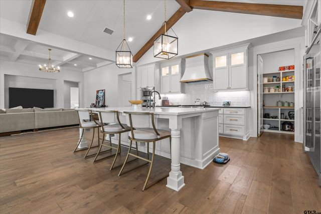 2523 Oak Alley, Tyler, TX 75703