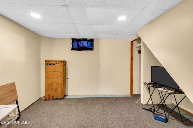 32 Koenig Lane, Freehold, NJ 07728