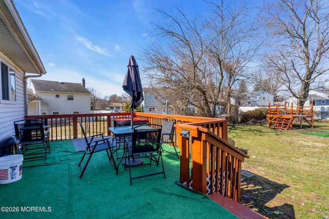 32 Koenig Lane, Freehold, NJ 07728