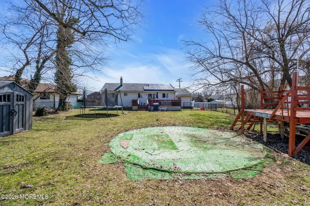 32 Koenig Lane, Freehold, NJ 07728