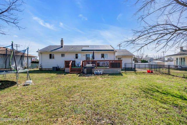 32 Koenig Lane, Freehold, NJ 07728