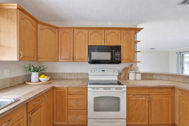 220 57TH STREET COURT W, Bradenton, FL 34209