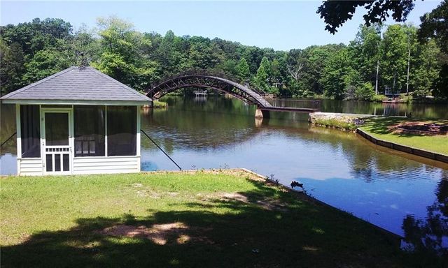 6450 Lake Sara Glen Drive, Douglasville, GA 30135