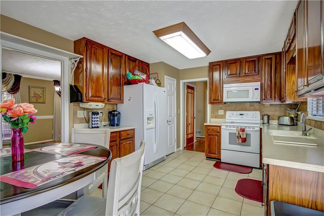6450 Lake Sara Glen Drive, Douglasville, GA 30135