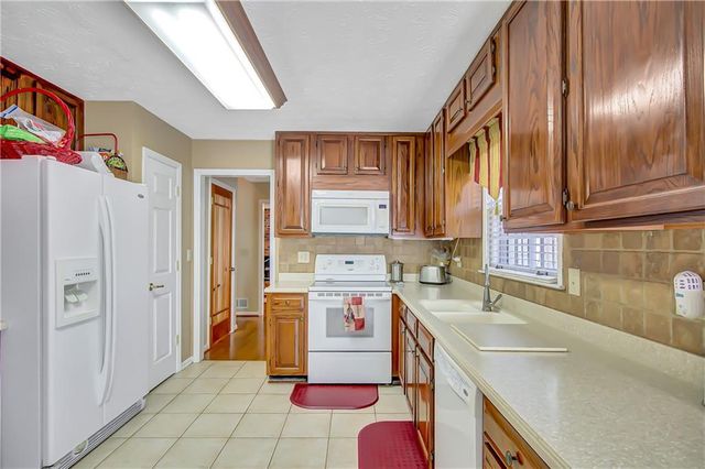 6450 Lake Sara Glen Drive, Douglasville, GA 30135