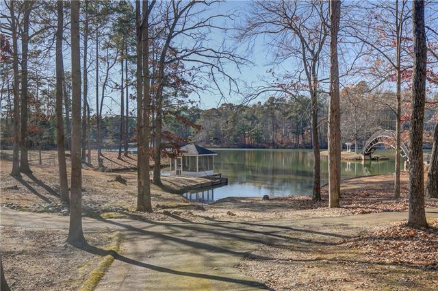 6450 Lake Sara Glen Drive, Douglasville, GA 30135