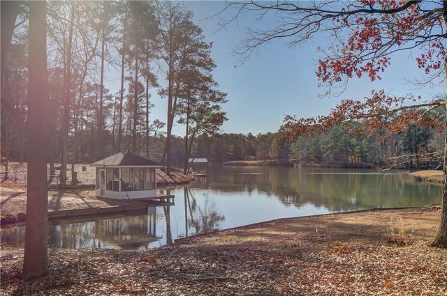 6450 Lake Sara Glen Drive, Douglasville, GA 30135