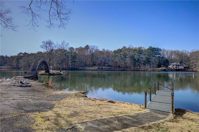 6450 Lake Sara Glen Drive, Douglasville, GA 30135
