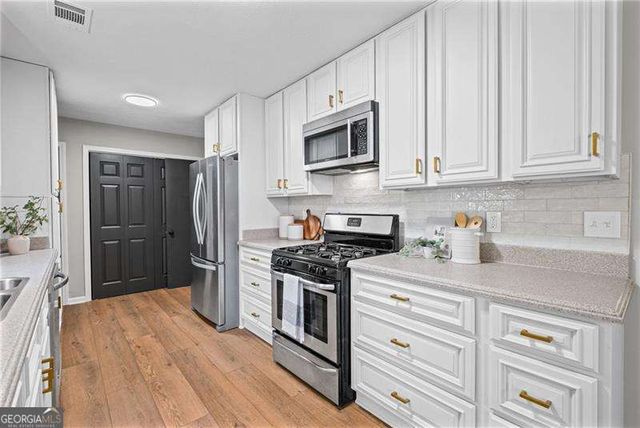 213 Colemans Bluff Drive, Woodstock, GA 30188