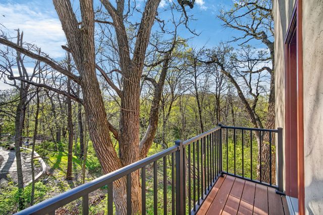 4001 Crestmoor Place, Des Moines, IA 50310