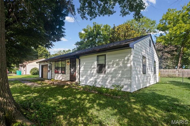 2229 E A Street, Belleville, IL 62221