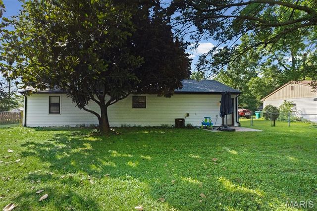 2229 E A Street, Belleville, IL 62221