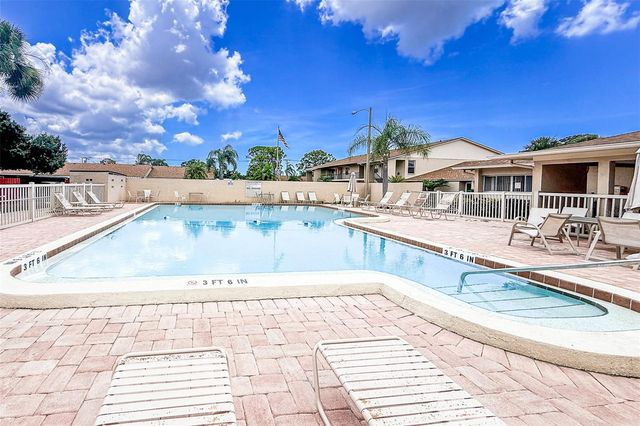 2604 WOODGATE LANE J6, Sarasota, FL 34231
