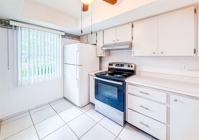 2604 WOODGATE LANE J6, Sarasota, FL 34231
