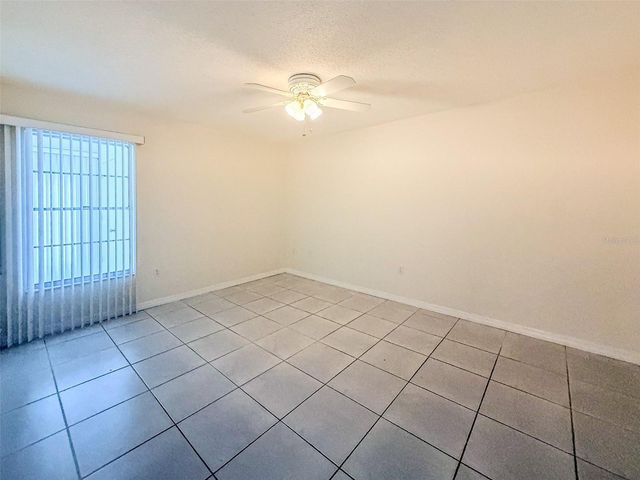 2604 WOODGATE LANE J6, Sarasota, FL 34231