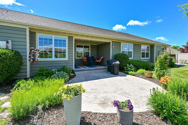 1986 Blue Spruce COURT, Grafton, WI 53024