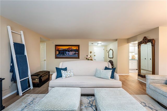 3 Alta Vita Dr 205, Hempfield Twp, PA 15601