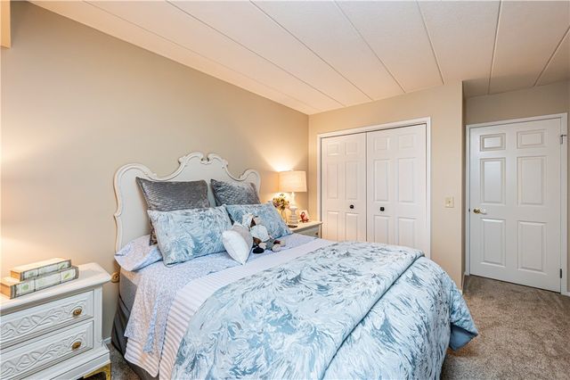 3 Alta Vita Dr 205, Hempfield Twp, PA 15601