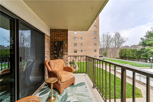 3 Alta Vita Dr 205, Hempfield Twp, PA 15601