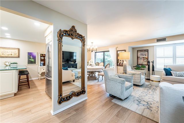 3 Alta Vita Dr 205, Hempfield Twp, PA 15601